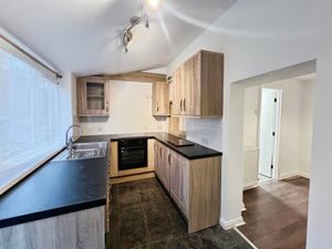 Kitchen- click for photo gallery